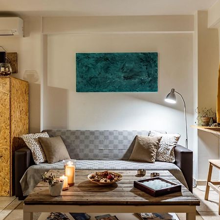 Downtown Central Suite With Private Parking Kalamata Dış mekan fotoğraf